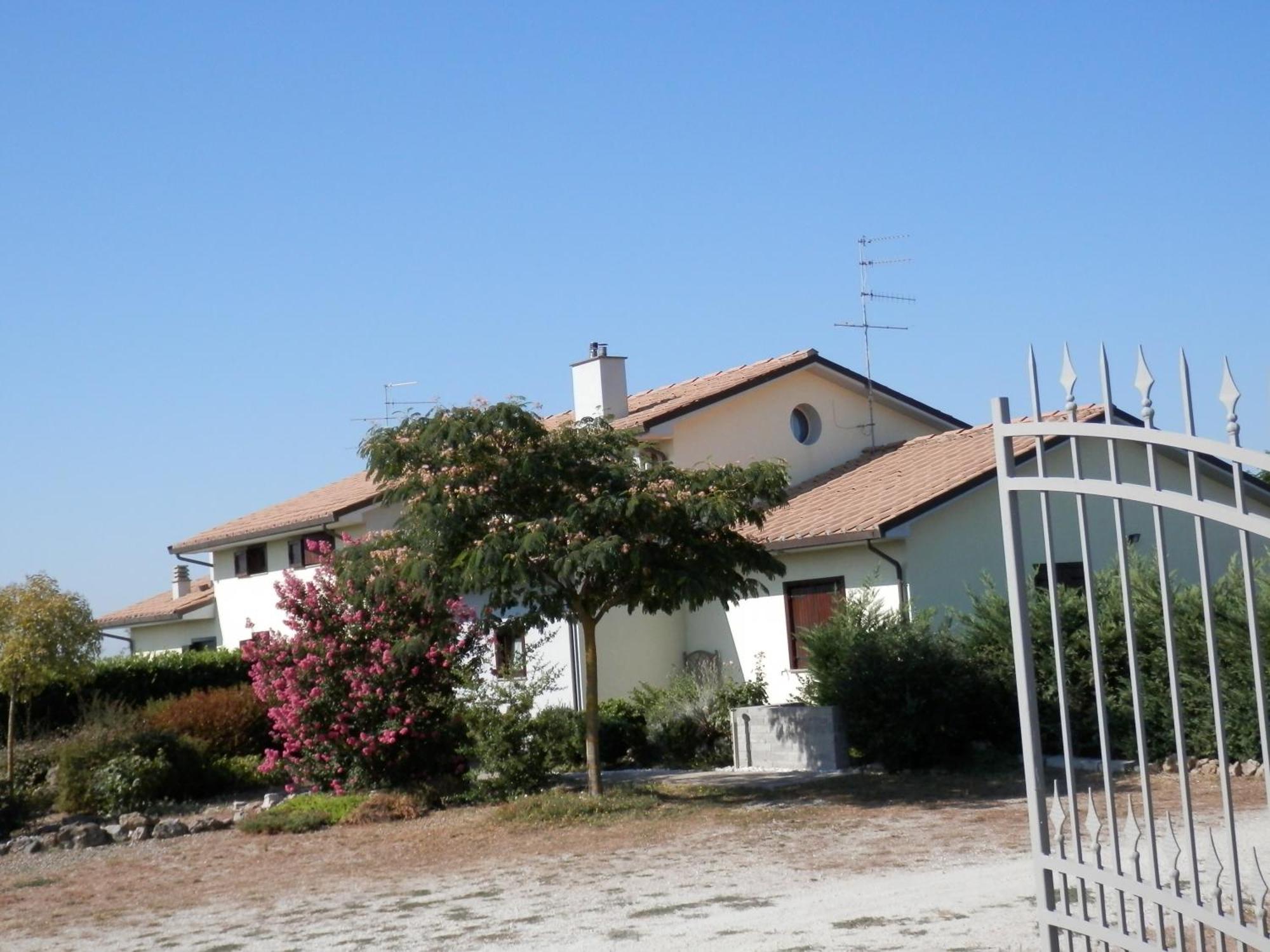 A Viterbo Terme "Casa Vacanze Al Melograno" Apartment Екстериор снимка